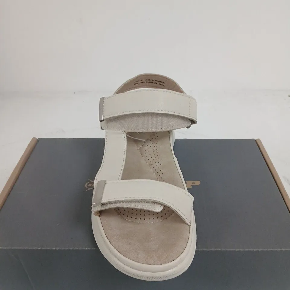 BOXED PAIR OF DUNLOP SERAFINA SANDALS –  UK 6