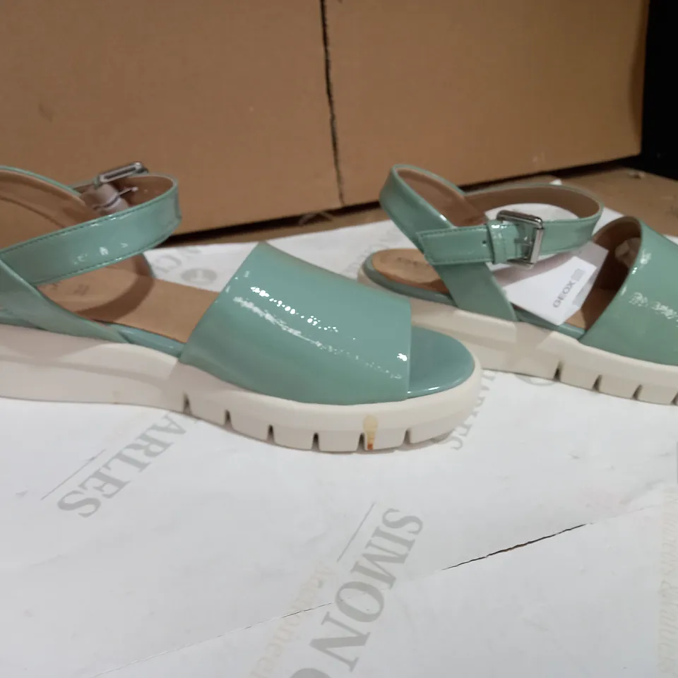 GEOX RESPIRA LIGHT GREEN  SANDALS SIZE 6  RRP £199.02