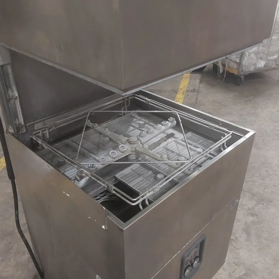 OMNIWASH COMMERCIAL PASS THROUGH DISHWASHER