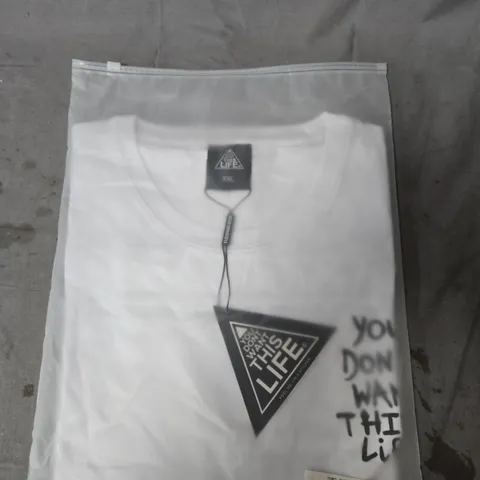WHITE T-SHIRT WITH 'YOU DON’T WANT THIS LIFE' GRAPHIC – SIZE XXL 