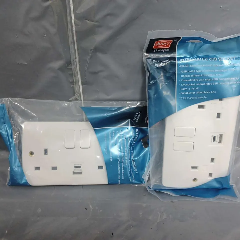 2 SEALED MK BY HONEYWELL INTEGRATED USB DOUBLE SWITCH SOCKET 13A DP WITH TYPE A+C USB CHARGING K2745