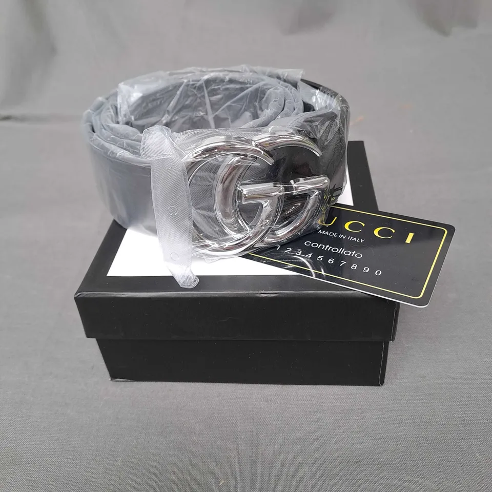 BOXED GUCCI BELT IN BLACK/SILVER 