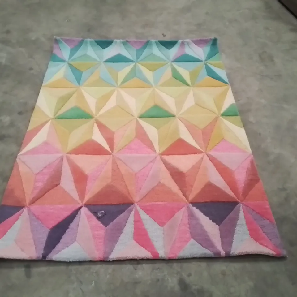 QUALITY DESIGNER AREA RUG - APPROXIMATELY 180X130CM