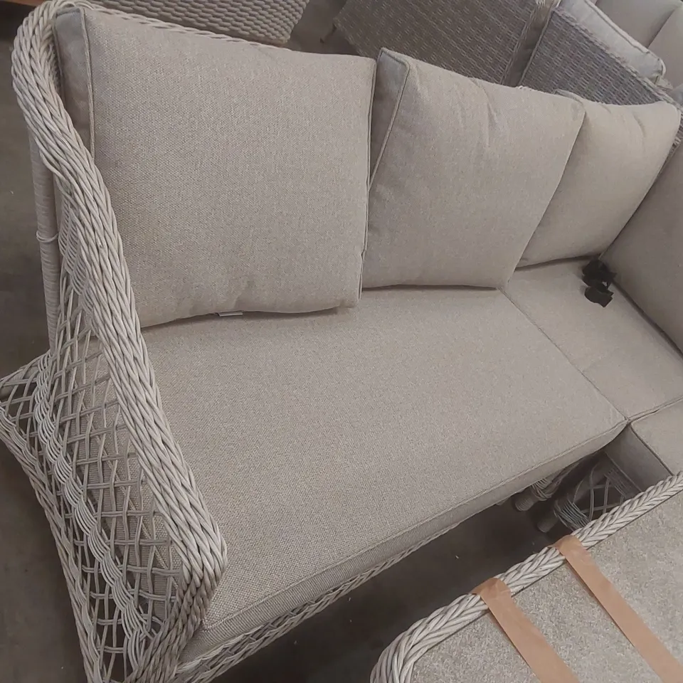 COTSWOLD WICKER MINI CORNER SET WITH HEIGHT ADJUST TABLE