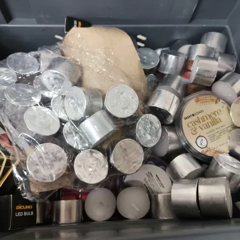 APPROXIMATELY 12 ASSORTED HOUSEHOLD ITEMS TO INCLUDE SCENTED CANDLES & WAX MELTS