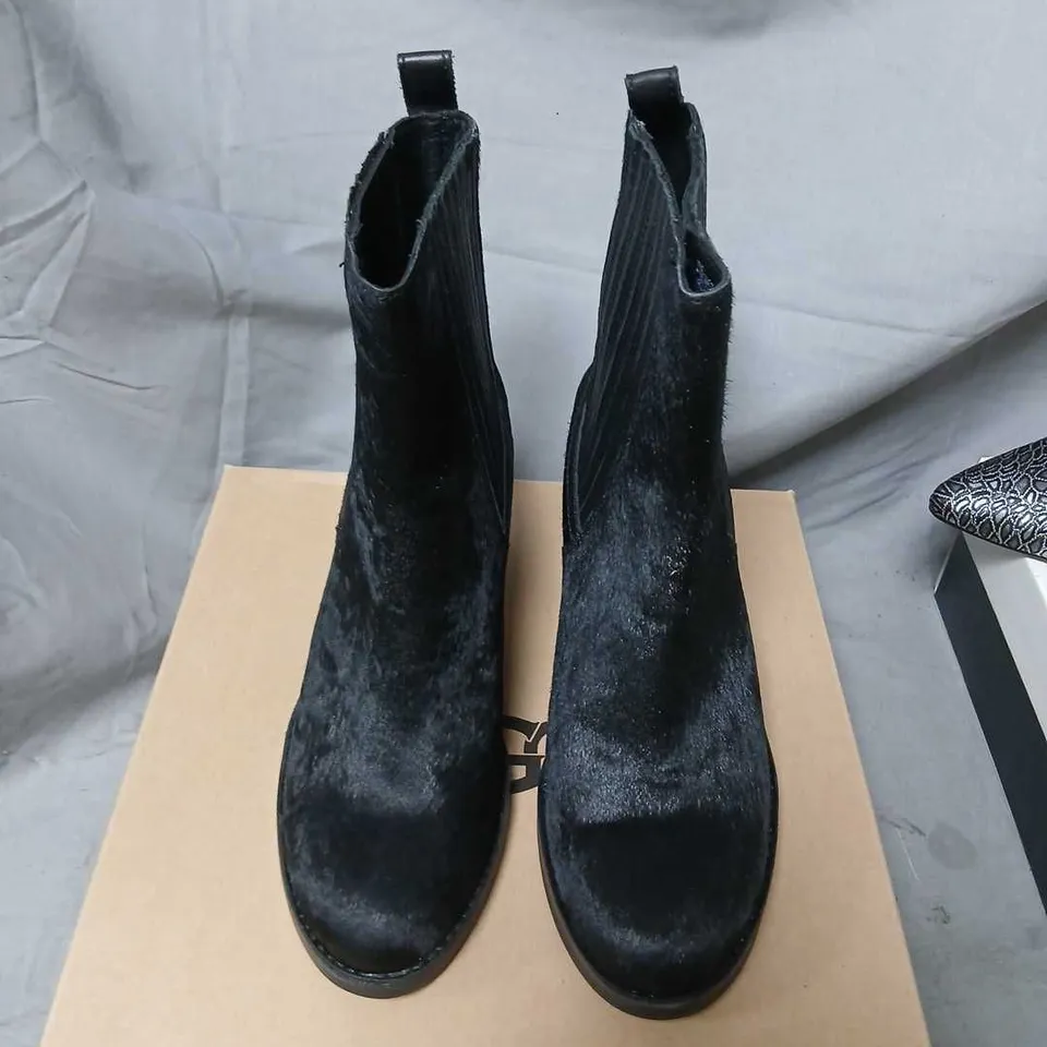 UGG CAMDEN EXOTIC BOOTS – BLACK, WOMEN'S UK 5.5 (US 7) – BOXED