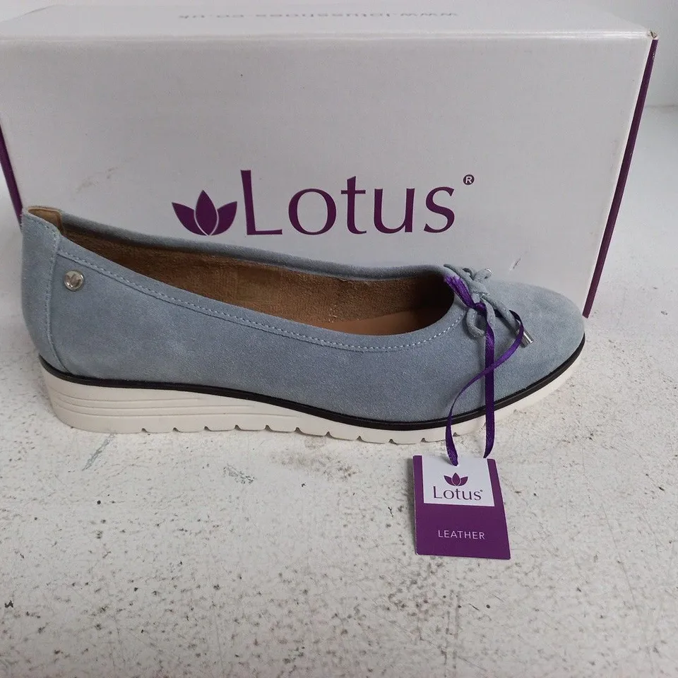 LOTUS LEATHER BALLET FLATS IN BLUE – UK 6.