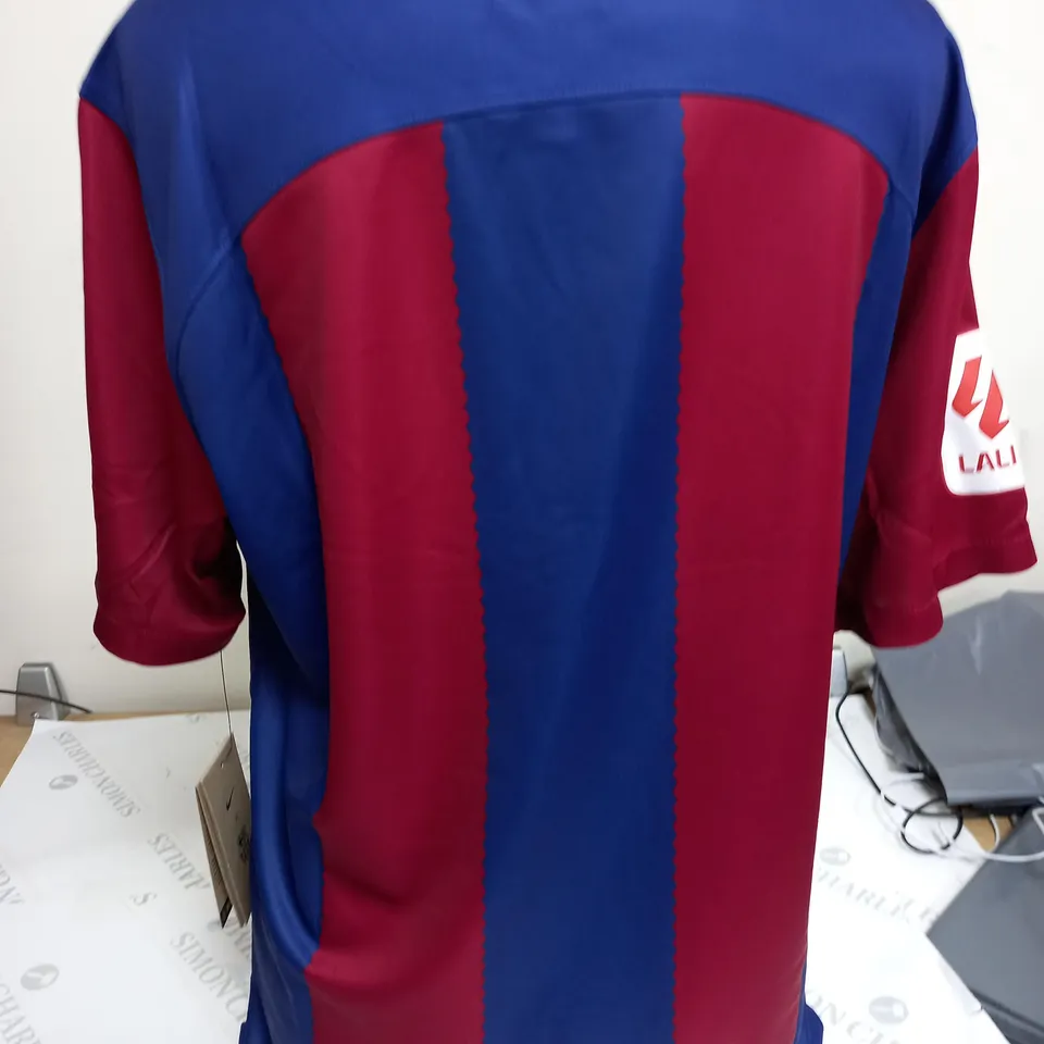 NIKE MENA FC BARCELONA TOP - SIZE MEDIUM