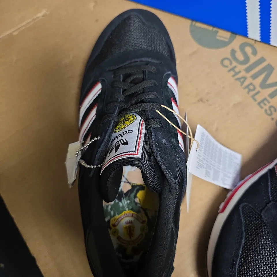 MANCHESTER UNITED / STONE ROSES ADIDAS TRAINERS - UK SIZE 8 