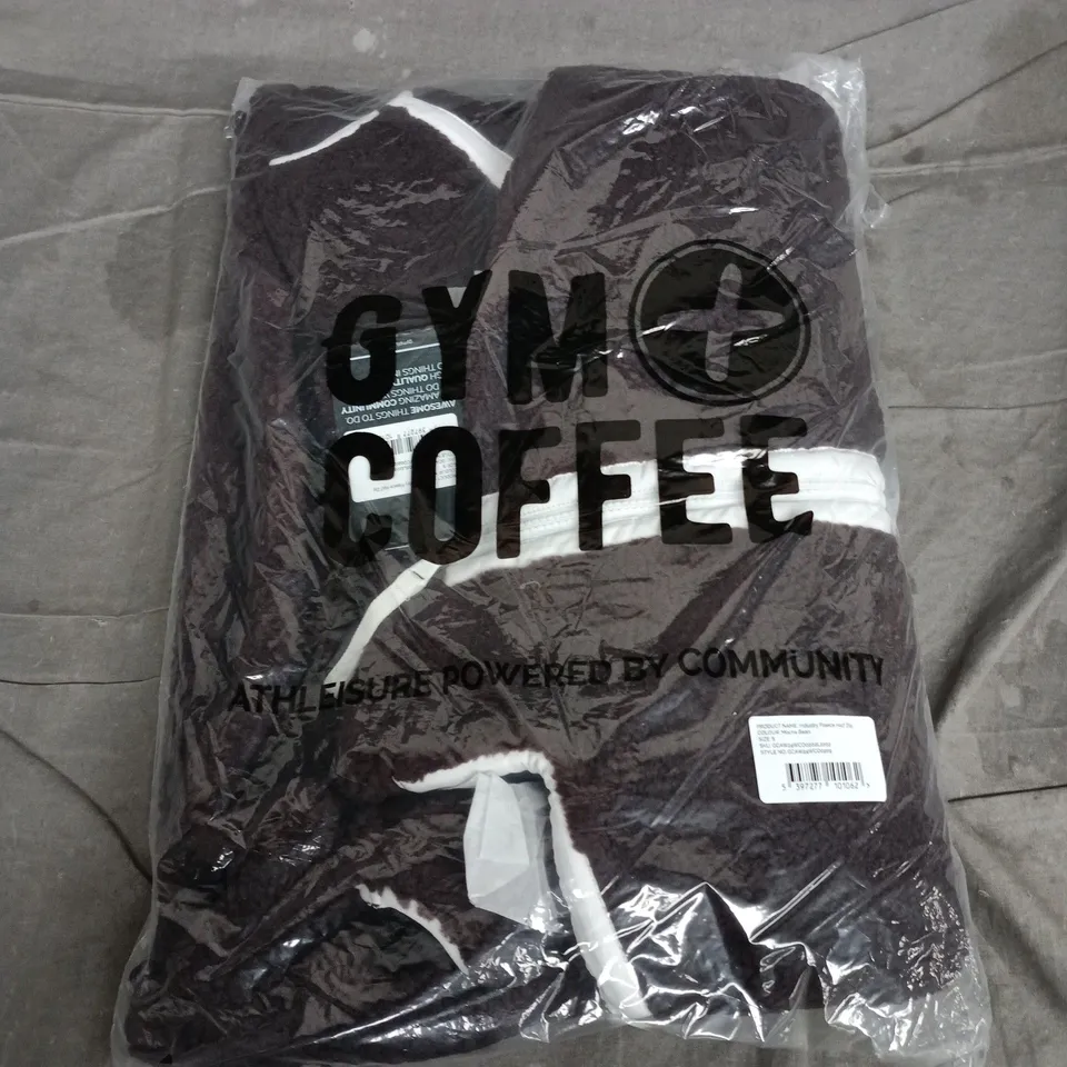 BAGGED GYM+COFFEE INDUSTRY FLEECE HALF ZIP TOP – MOCHA BEAN, SIZE S