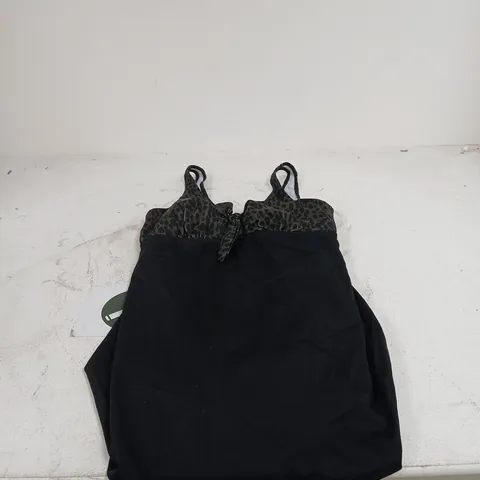 BON PRIX BLACK/GREEN DRESS SIZE 18