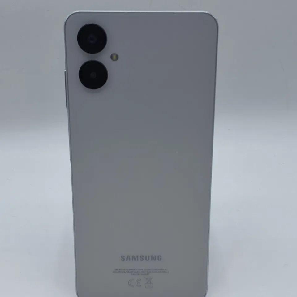 BOXED SAMSUNG GALAXY A06 5G 4GB/128GB IN LIGHT GREY - SM-A066E