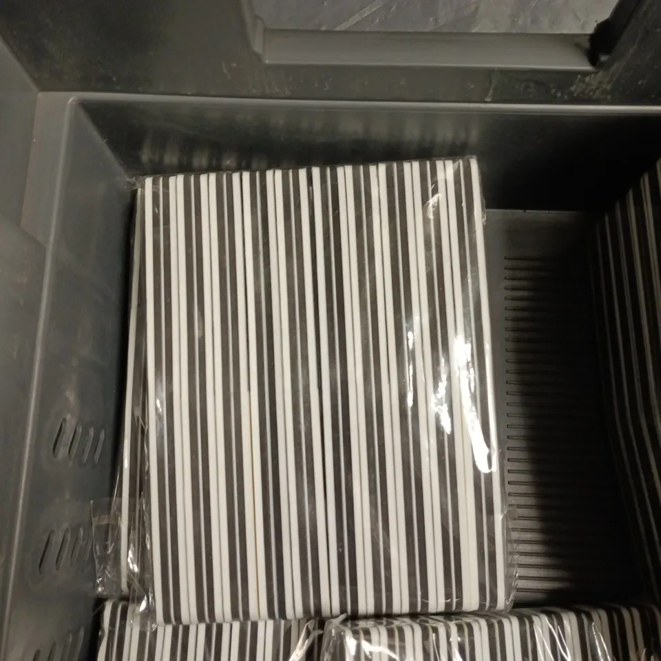 APPROXIMATELY 50 NAIL FILES 