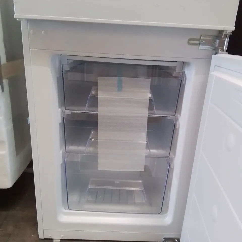 SIA RFI104/1 FREESTANDING FRIDGE FREEZER IN WHITE - UNPROCESSED RAW RETURN