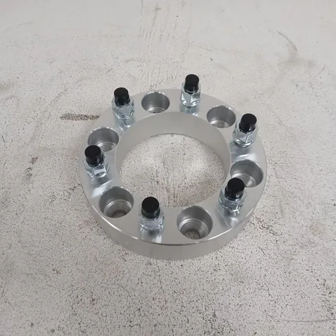 SILVER-FINISHED ALUMINUM WHEEL SPACER
