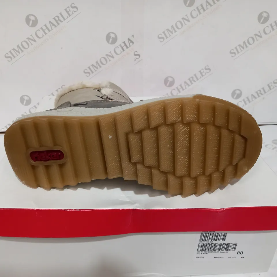 BOXED RIEKER ANTISTRESS BEIGE HIKING BOOT - SIZE 7 1/2