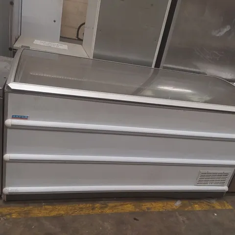 NOVUM COMMERCIAL DISPLAY FREEZER