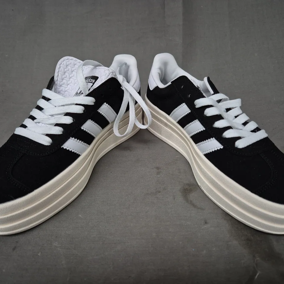 BOXED PAIR OF ADIDAS GAZELLE BOLD W SHOES IN BLACK/WHITE UK SIZE 6.5