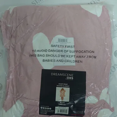 BAGGED DREAMSCENE HEART PRINT HOODIE BLANKET