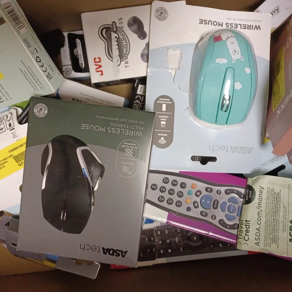 APPROXIMATELY 20 ASSORTED TECH PRODUCTS TO INCLUDE USB PC HEADSET, ECHO POP, DVD PLAYER