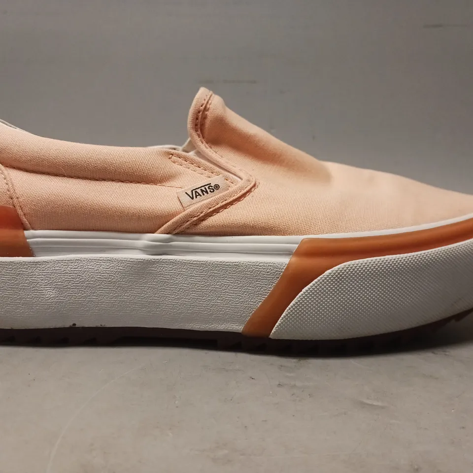 BOXED PAIR OF VANS CLASSIC SLIP-ON SHOES IN PEACH UK SIZE 6.5