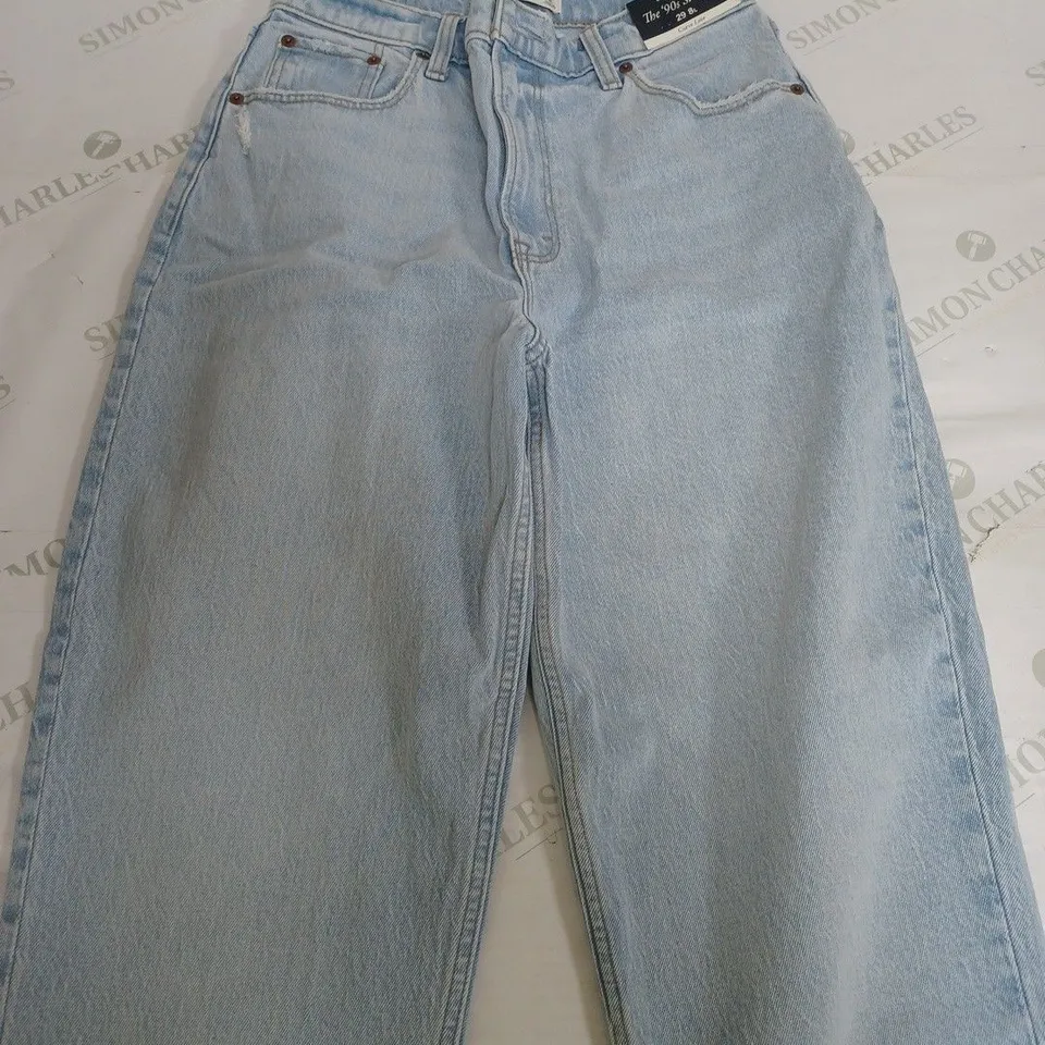 ABERCROMBIE & FITCH ULTRA HIGH RISE CURVE LOVE JEANS - 29/8L