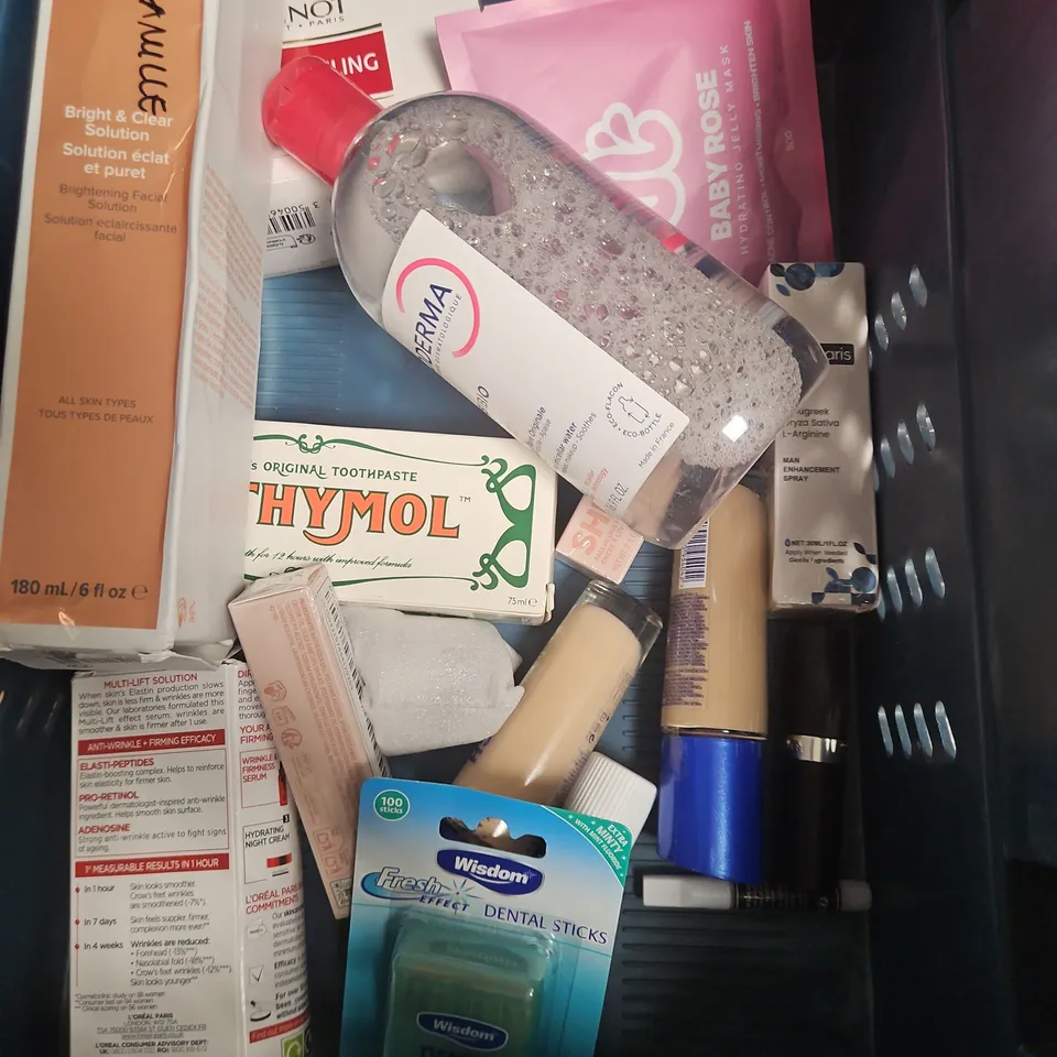 APPROXIMATEY 20 ASSORTED HEALTH AND BEAUTY PRODUCTS TO INCLUDE - BYOMA BLEMISH CONTROL MOISTURIZER - ELF MAKEUP MELTING CLEANSING BALM - JELLY LAB HYALURONIC ACID JELLY MASK - ETC