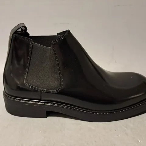 ZARA ELASTIC BLACK BOOT - SIZE 43