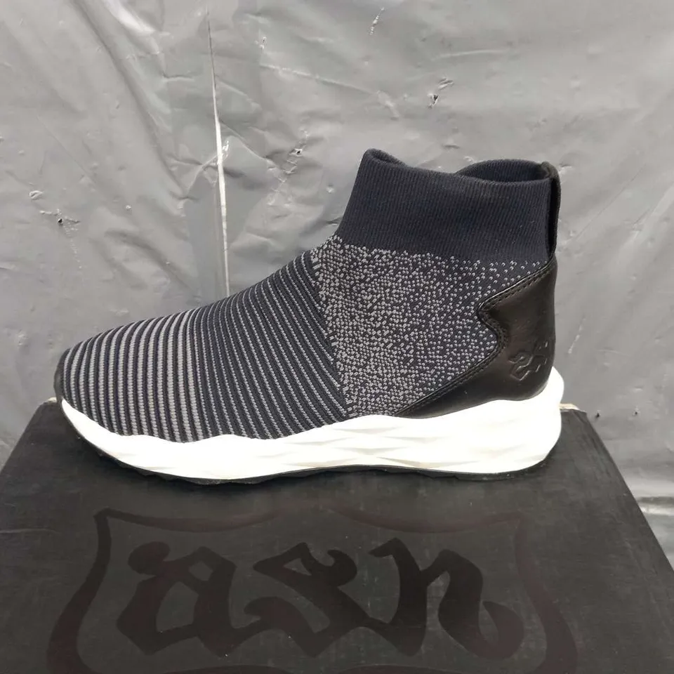 BOXED ASH SPOT KNIT/NAPPA CALF STEEL/INK/BLACK SIZE 37