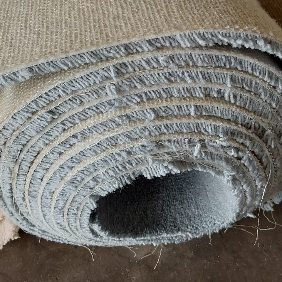 ROLL OF QUALITY DIM PLAINS CARPET APPROXIMATELY 4M × 5.25M
