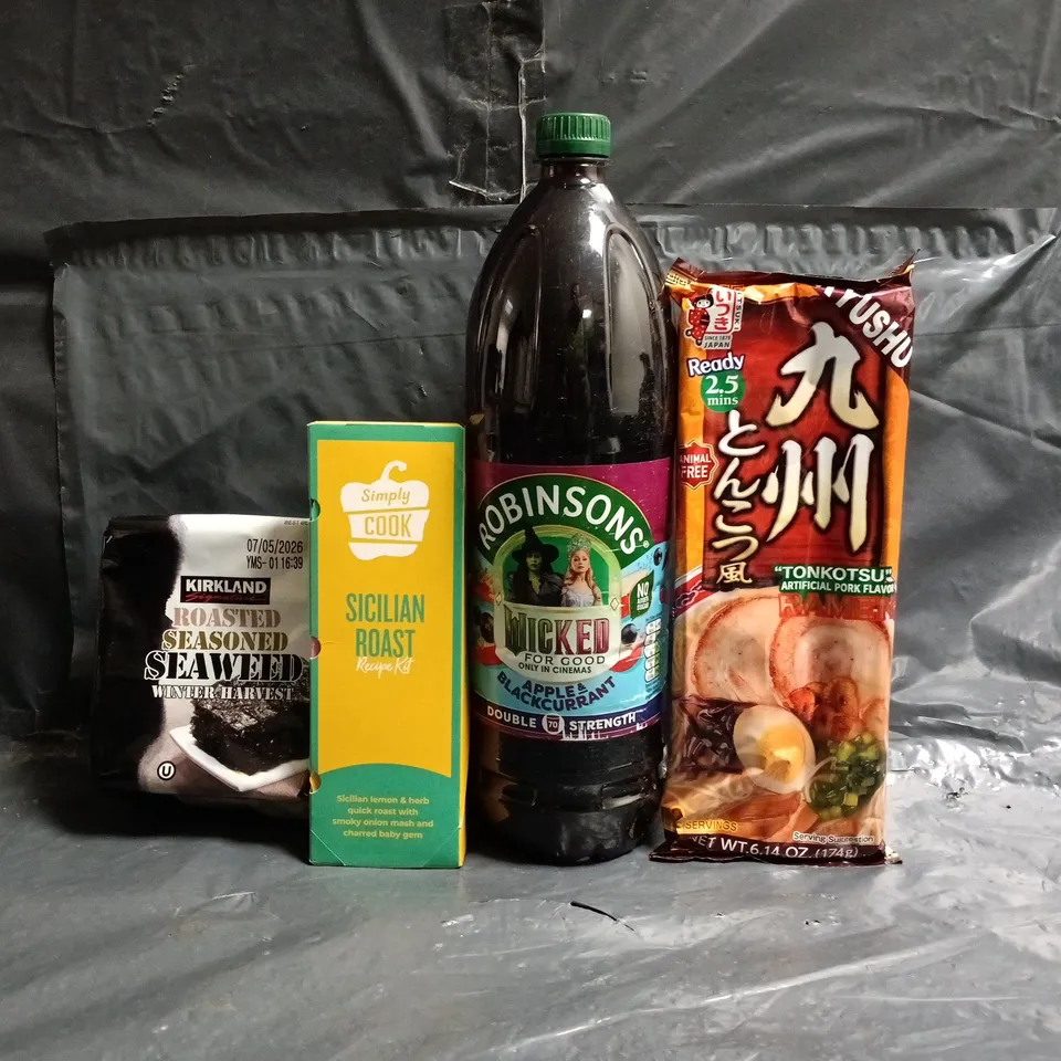 APPROXIMATELY 8 ASSORTED FOOD AND DRINK ITEMS TO INCLUDE ROBINSONS, RAMEN, SEAWEED, ETC