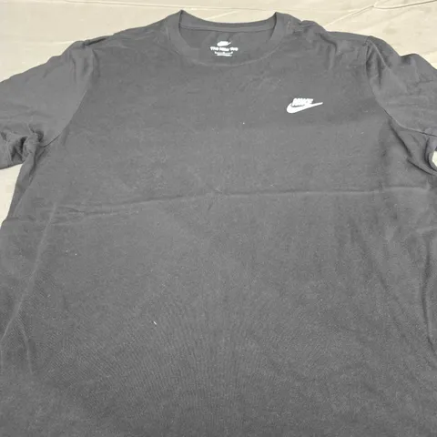 NIKE LOGO CASUAL TEE - SIZE LARGE
