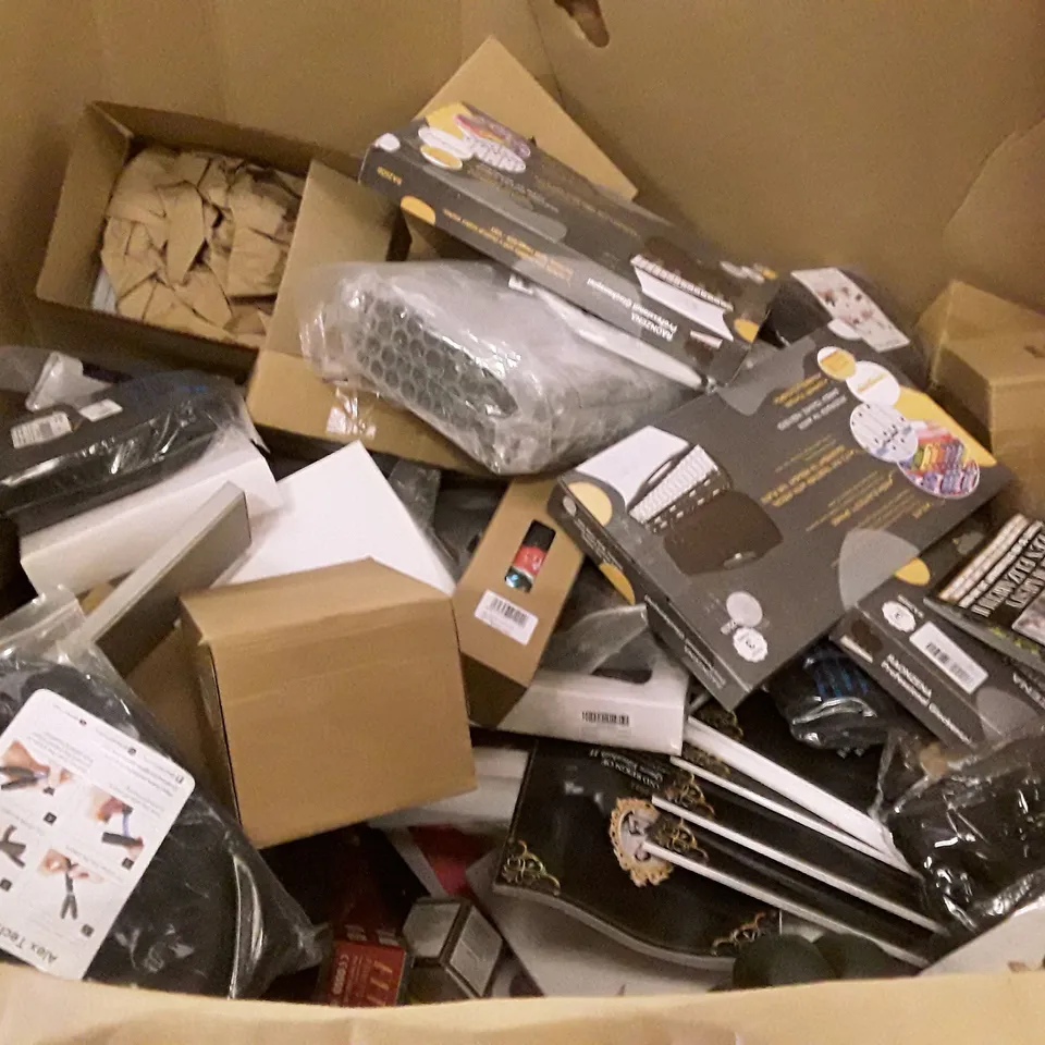PALLET OF ASSORTED PRODUCTS INCLUDING SILICONE KITCHEN UTENSILS SET, ARTIFICIAL ROSES, GLOCKENSPIEL, ICEPOD, MANDALORIAN 2023 CALENDAR, SPLIT SLEEVING 