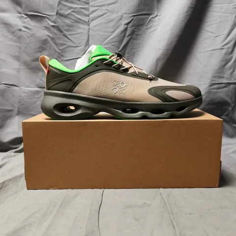 BOXED PAIR OF ON LOEWE CLOUDSOLO SHOES IN KHAKI GREEN/SAND/GREEN SIZE UK 12