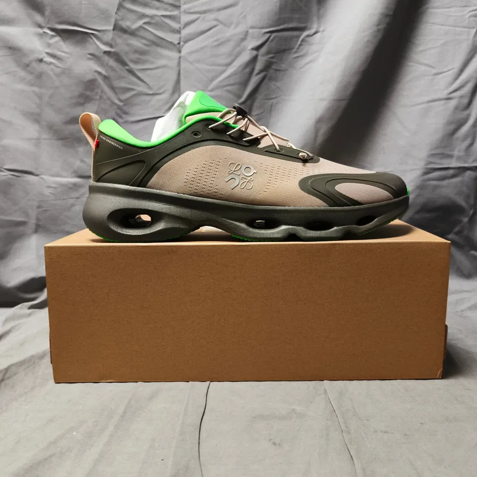 BOXED PAIR OF ON LOEWE CLOUDSOLO SHOES IN KHAKI GREEN/SAND/GREEN SIZE UK 12