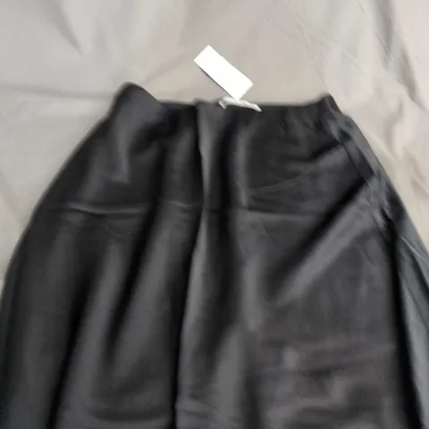 ABERCROMBIE & FITCH DARK SKIRT – SIZE SMALL 