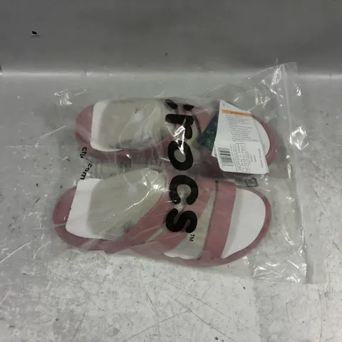 BAGGED PAIR OF CROCS GETAWAY STRAPPY CASSIS UK 6