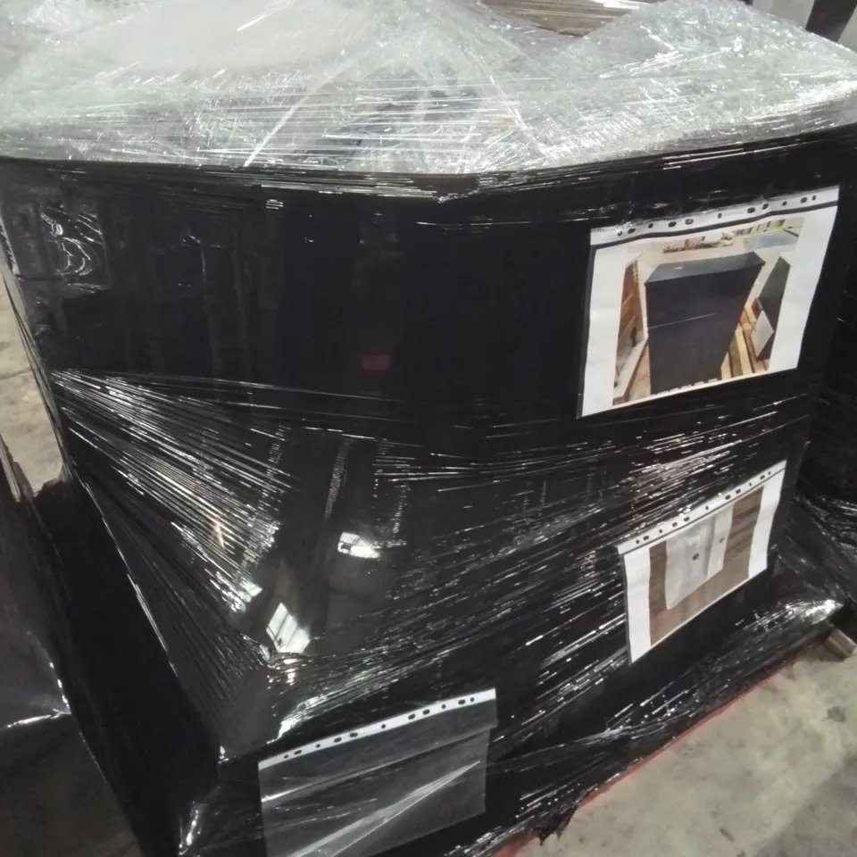 PALLET OF ASSORTED BATHROOM CABINETS AND FITTINGS 