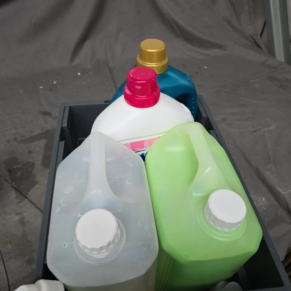 BOX OF 5 ASSORTED LIQUIDS TO INCLUDE: FLASH POWER SPRAY 