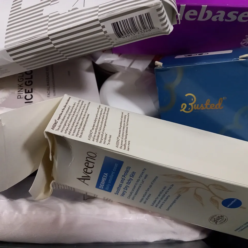 BOX OF APPROXIMATELY 20 ASSORTED COSMETIC PRODUCTS TO INCLUDE TED BAKER, AVEENO, CAMILLE ROSE, ETC