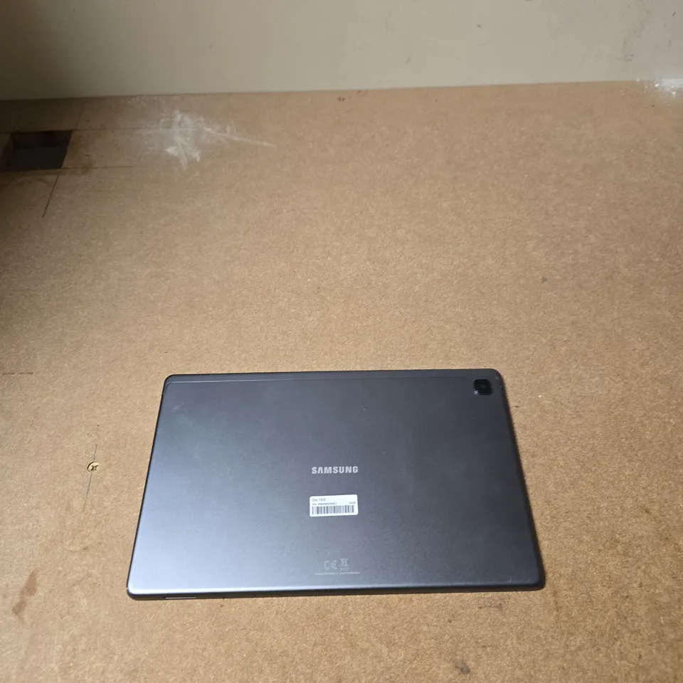 SAMSUNG TABLET SM T500  – BLACK - POWERS ON 