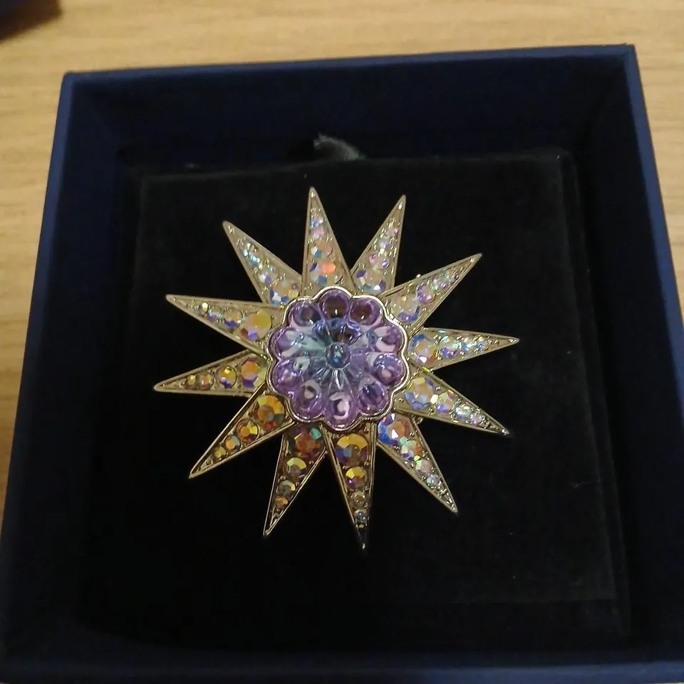 BUTLER & WILSON STAR BURST BROOCH 