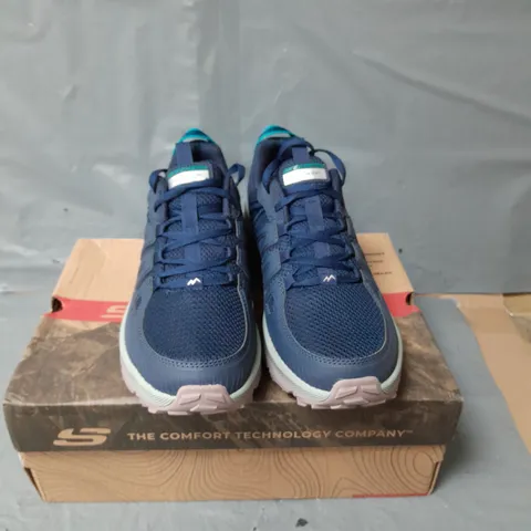 SKECHERS OUTDOOR CASCADE TRAINERS - BLUE - SIZE 7