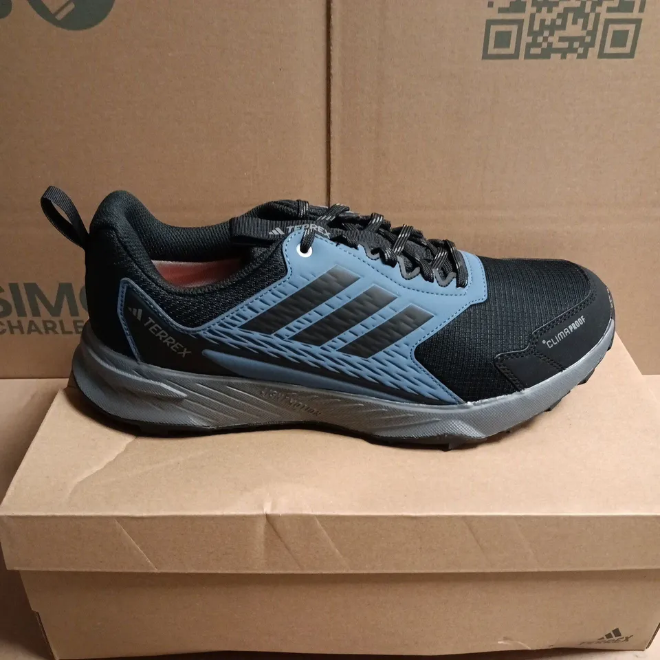 BOXED PAIR OF ADIDAS TERREX TRACEFINDER 2 CLIMAPROOF TRAIL RUNNING TRAINERS - 10