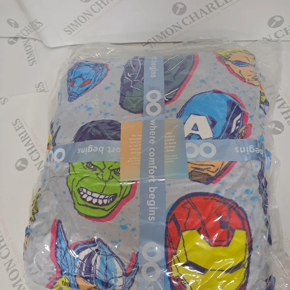 OODIE OVER SIZED HOODED BLANKET -THE AVENGERS
