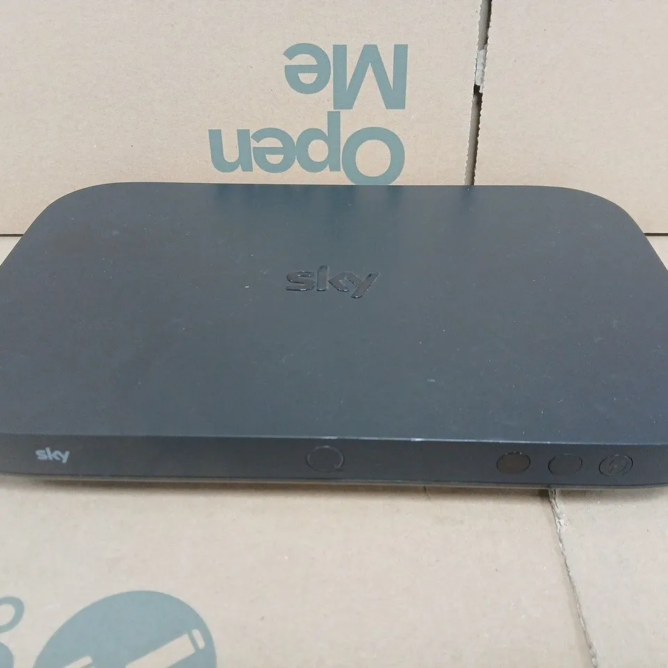 SKY ES340A-D8 Q BOX