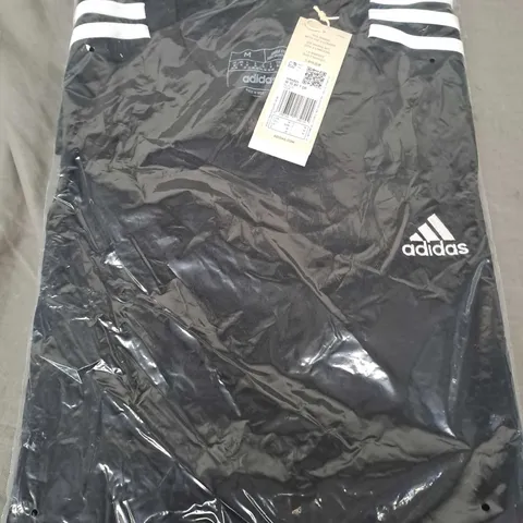 ADIDAS T-SHIRT IN BLACK SIZE M