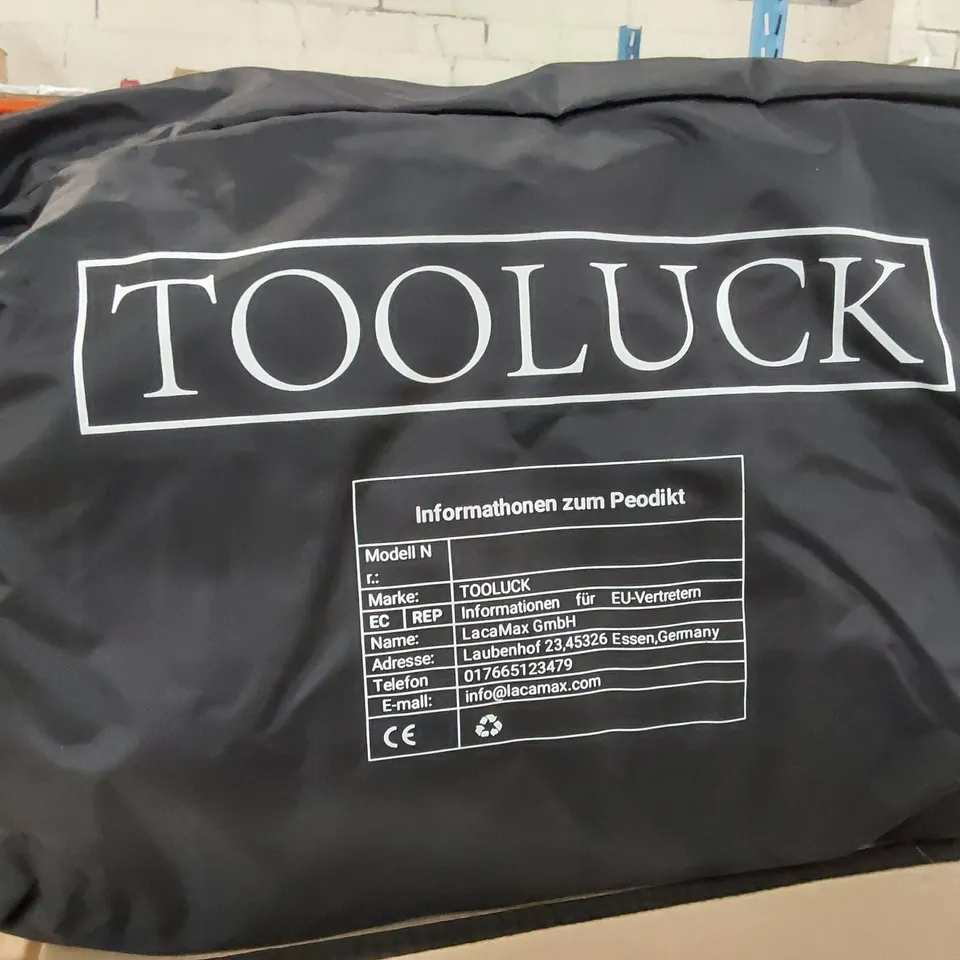 PALLET OF CAR ROOF BAGS AND GOLDFISH POOL CLEANERS ECT - QUANTITY UNSPECIFIED 