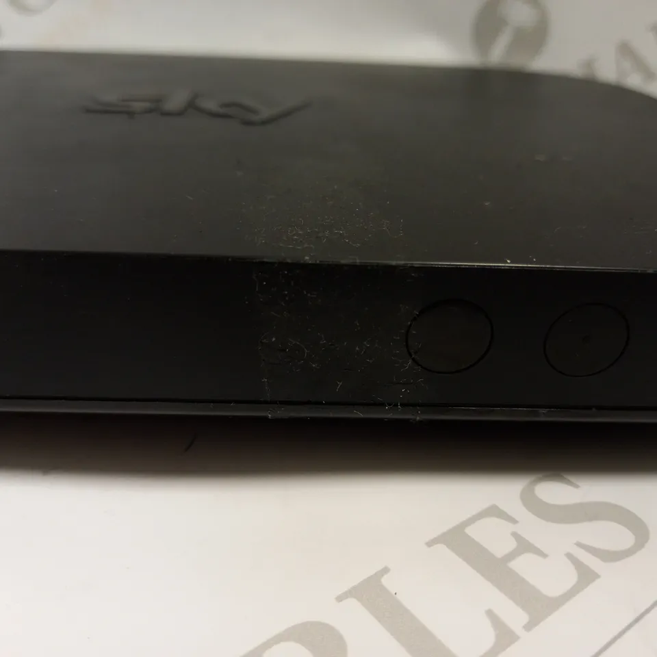 SKY Q SET TOP BOX - BLACK EM150