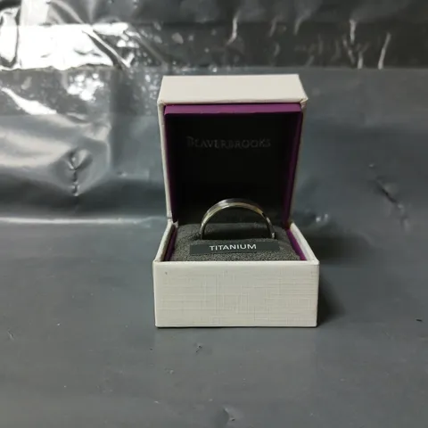 BREAVERBROOKS BEVELLED EDGE TITANIUM RING 